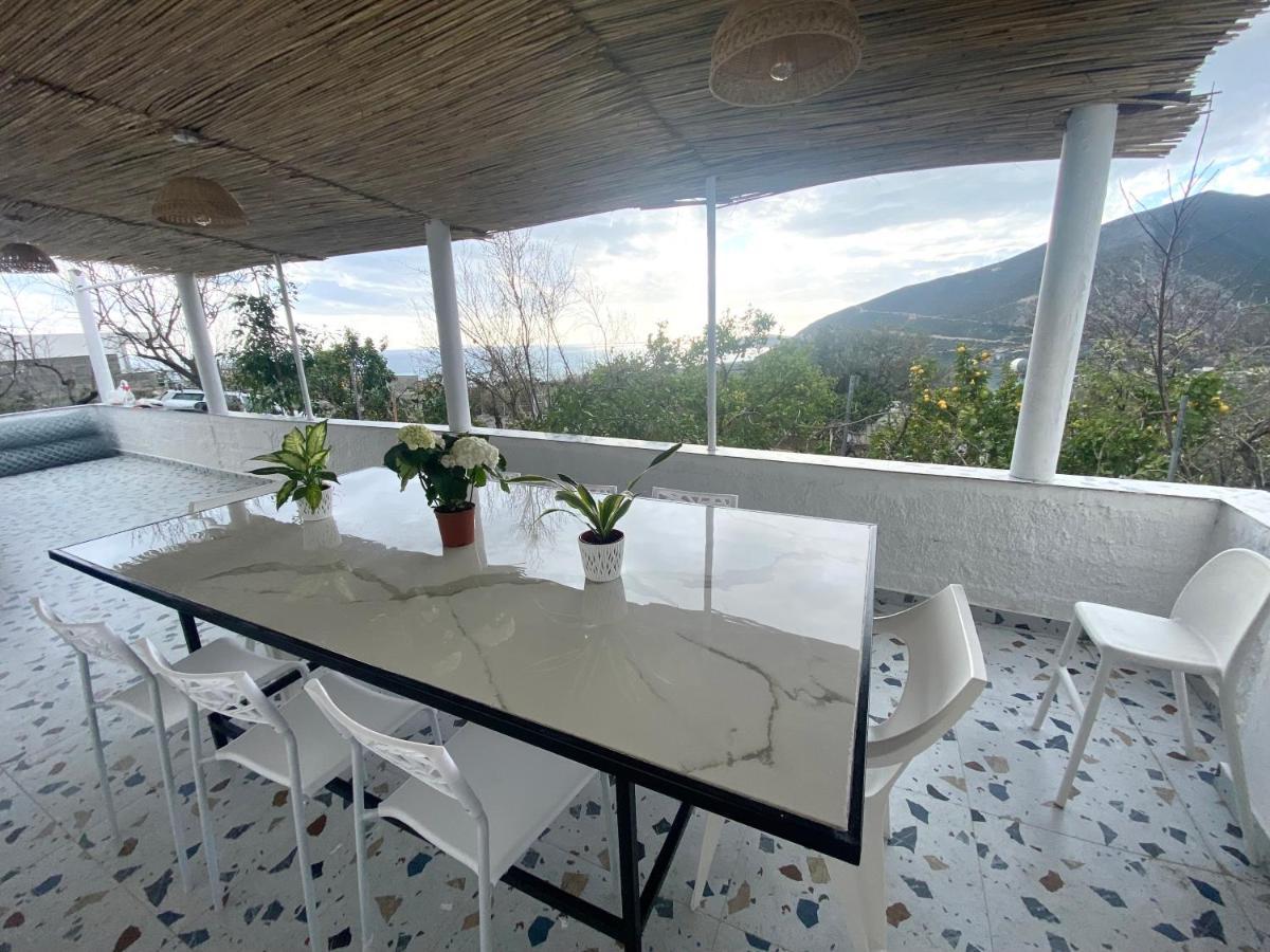 Maison Bellevue - 2 Bdrm Villa In Borsh Beach Buitenkant foto